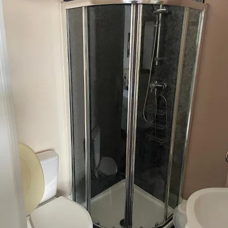 The Waterside 레드카